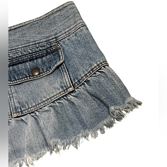 Hollister Y2K denim ruffle low rise micro mini skirt with raw hem - Picture 9 of 11